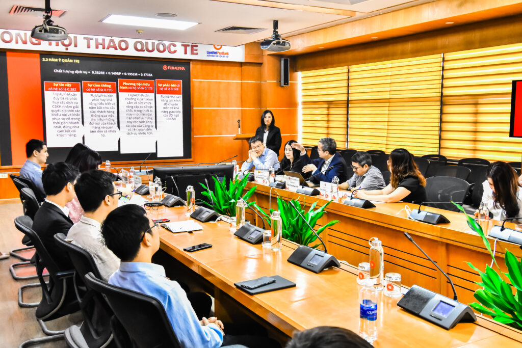 Hội đồng bảo vệ và Lễ tốt nghiệp khóa Quản trị kinh doanh thu gọn Mini MBA - Tập đoàn Alphanam 5 DSC 0522