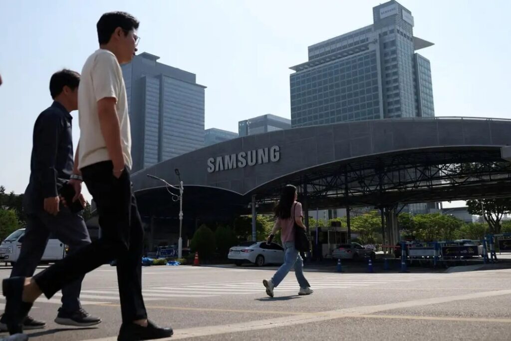 NHIỀU DOANH NGHIỆP HÀN QUỐC CHO NGHỈ PHÉP SỚM ĐỂ CẮT GIẢM CHI PHÍ 2 SamsungWorkers on