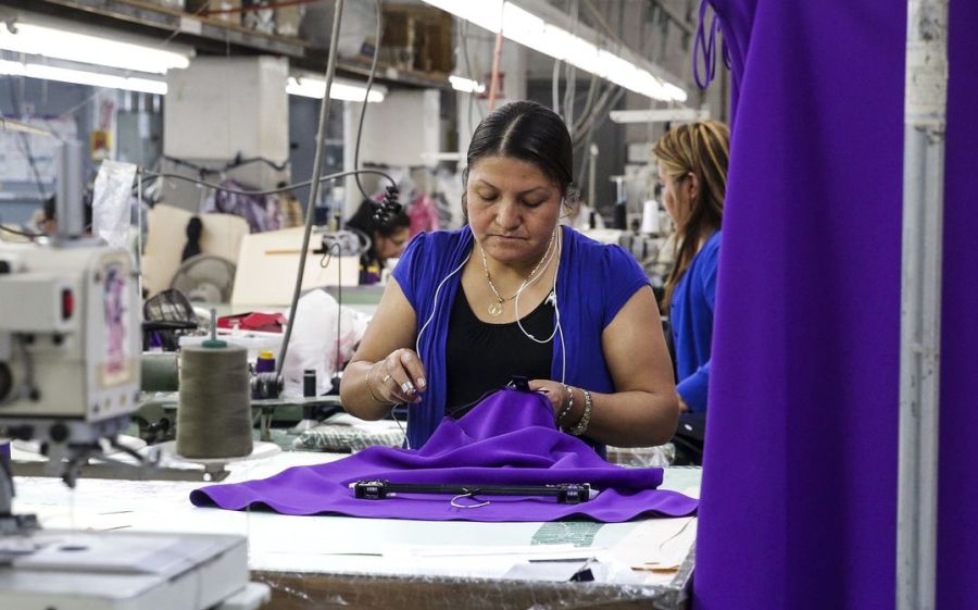 NGÀNH DỆT MAY MỸ KỲ VỌNG VÀO CHÍNH SÁCH THUẾ NHẬP KHẨU ĐỂ PHỤC HỒI 2 Cong nhan may o My