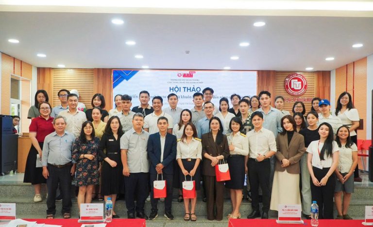 z7086413082147 025a2d81c73e0918aa58e12ab6570377